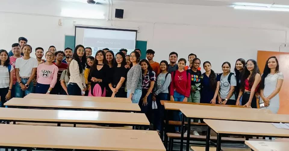 Large student group at an AK Institute career seminar