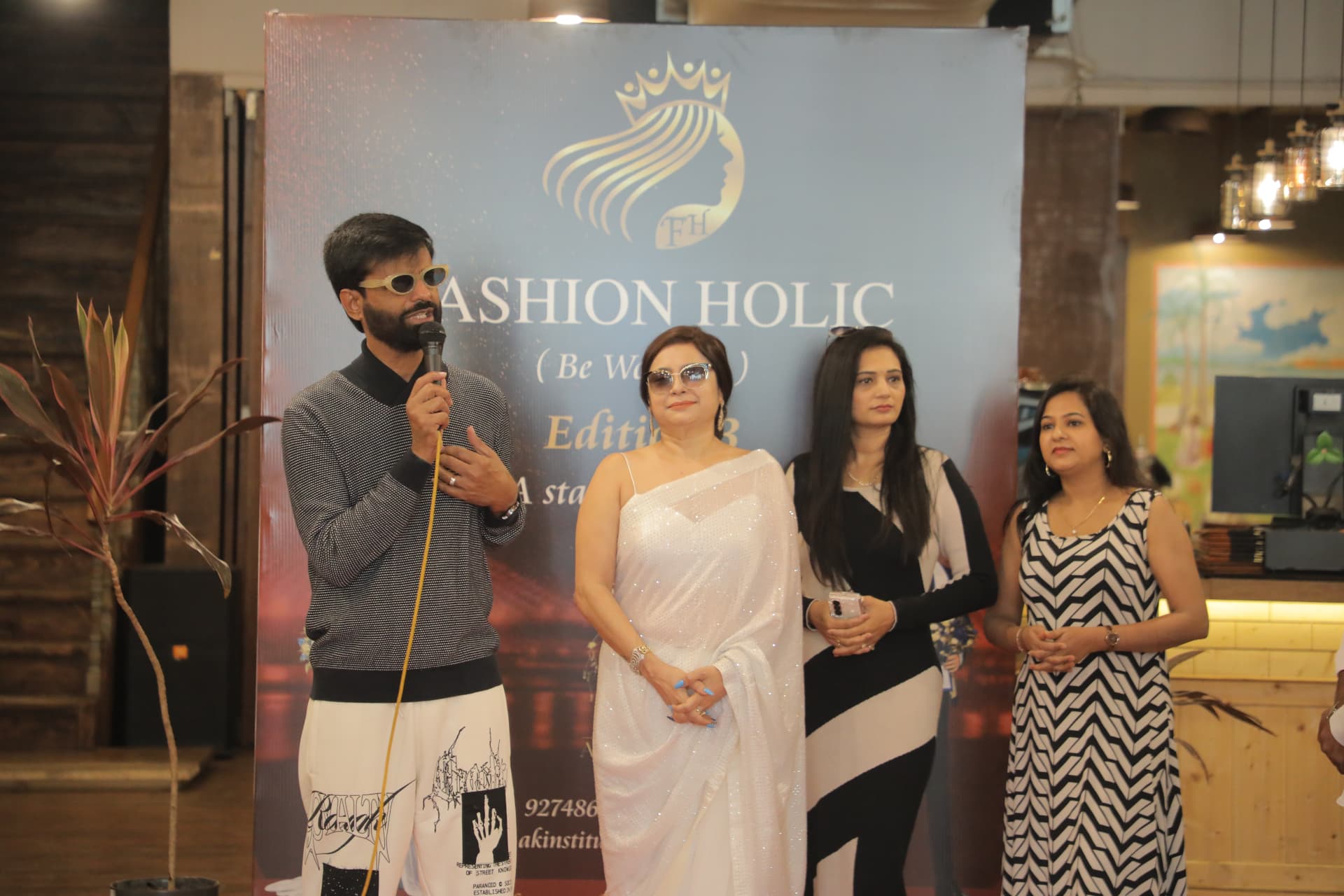 Fashion Holic Edition 3 panel and jury on stage