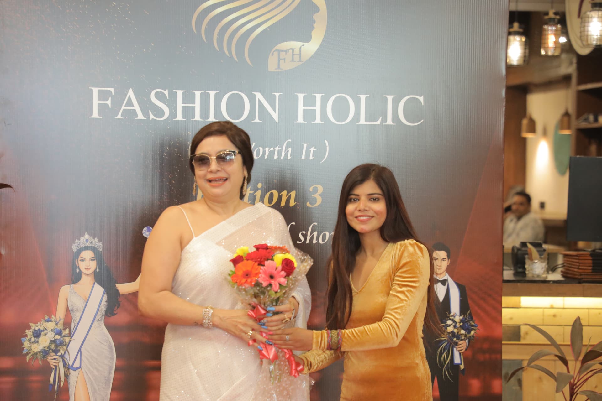 Chief guest welcomed with a bouquet at Fashion Holic